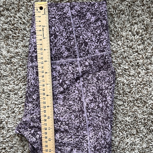 Like New! Athleta Ultimate Stash Pocket Textured 7/8 Tight in Purple Size M - Picture 11 of 14